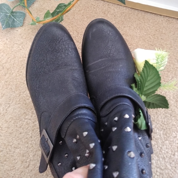 Spiked high boots - Picture 3 of 8